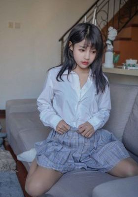 被迫成为女同学的脚奴袜奴_720在线播放观看